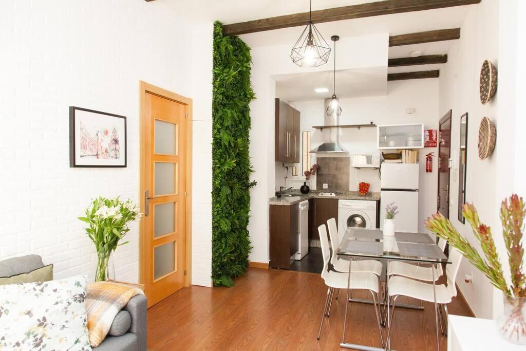 Ferienwohnung Zona 1 Santa Cruz Parking Privado Sevilla Exterior foto